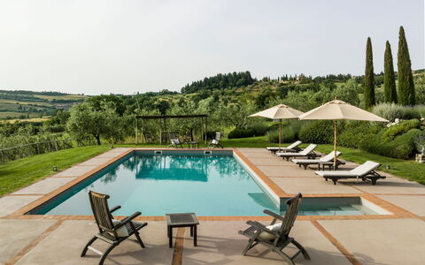 Villa Danilo: Acqua, Cielo, Pianta, Proprietà, Piscina, Natura, Mobili Da Esterno, Shade, Albero, Tempo Libero
