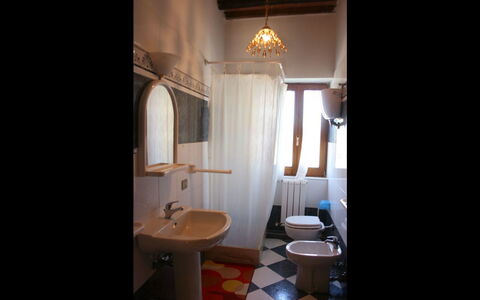 Fattoria le Chianacce: Camera, Proprietà, Interior Design, Costruzione, Mobilia, Casa, Architettura, Bagno, Immobiliare, Tavolo