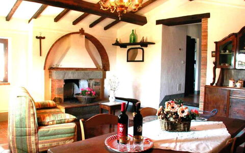 Fattoria la Gabola: Soggiorno, Camera, Proprietà, Interior Design, Mobilia, Costruzione, Casa, Casa, Immobiliare, Tavolo