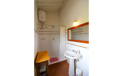 Santa Vittoria: Proprietà, Camera, Costruzione, Casa, Architettura, Bagno, Interior Design, Mobilia