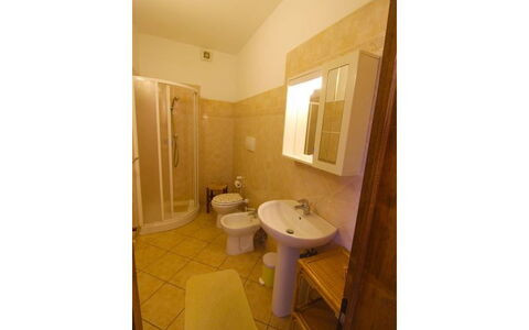 Villa Alabastro: Proprietà, Camera, Bagno, Costruzione, Pavimento, Casa, Interior Design, Immobiliare, Architettura, Lavandino Del Bagno