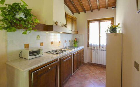 Le Balze: Cucina, Controsoffitto, Legna, Interior Design, Elettrodomestico Da Cucina, Pavimentazione, Mobilia, Apparecchio Major, Camera, Illuminazione