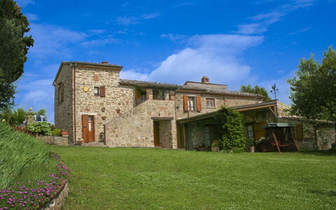Country House Il Galleto: Casa, Arbusto, Area Rurale, Villetta, Estate, Villaggio, Agriturismo, Giardino, Landscaping