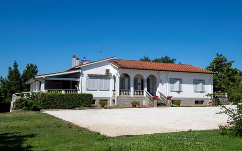 Casa Grion: Piscina, Casa, Villetta, Estate, Agriturismo, Giardino, Villa, Hacienda, Cortile, Landscaping