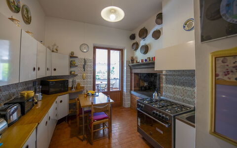 Casa Grion: Interior Design, Legna, Pavimentazione, Cucina, Mobilia, Controsoffitto, Camera, Soffitto, Pavimento, Elettrodomestico Da Cucina