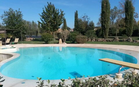 Pieve di Sant Ippolito: Acqua, Cielo, Pianta, Proprietà, Piscina, Natura, Azzurro, Albero, Corpo D'Acqua, Shade
