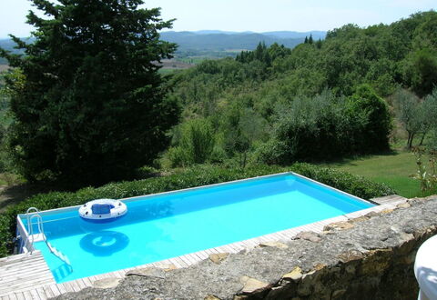 Casa Rossa: Acqua, Pianta, Cielo, Natura, Piscina, Rettangolo, Albero, Erba, Shade, Tempo Libero