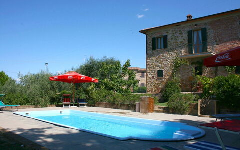 Casa Felice: Acqua, Cielo, Pianta, Costruzione, Finestra, Piscina, Blu, Azzurro, Albero, Shade