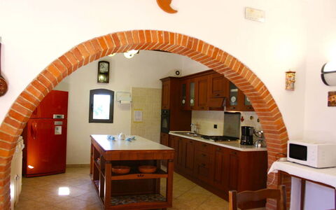 Casa Felice: Camera, Proprietà, Arco, Costruzione, Architettura, Mobilia, Interior Design, Casa, Immobiliare, Tavolo