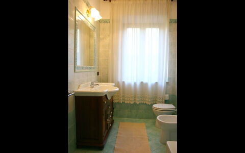 Casa Felice: Camera, Bagno, Proprietà, Interior Design, Mobilia, Costruzione, Pavimento, Casa, Idraulico Fixture, Architettura