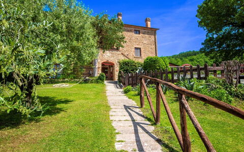 Casale Aiola: Giardino, Estate, Agriturismo, Prato, Hacienda, Villa, Backyard, Parco, Eco Hotel, Azienda Agricola