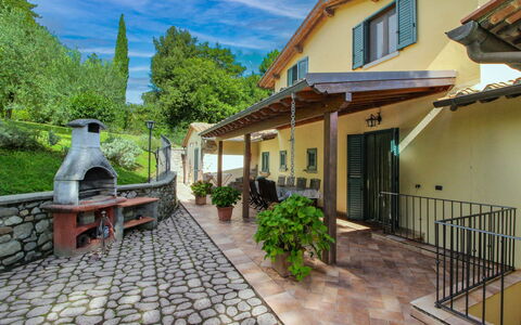 Villino Alba: Vaso Di Fiori, Mobilia, Pianta Della Casa, Porta, Flagstone, Portico, Giardino, Sedia, Terrazza, Shade