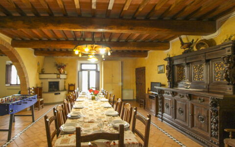 Casa Bella: Mobilia, Tavolo, Interior Design, Pavimentazione, Camera, Cucina & Sala Da Pranzo Tavolo, Sala Da Pranzo, Sedia, Soffitto, Lampada
