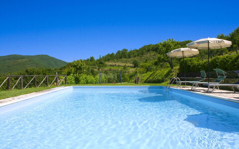 Borgo Antico: Piscina, Collina, Catena Montuosa, Ricorrere, Eco Hotel, Mobili Da Esterno, Valle, Cresta, Resort Citta ', Lettino