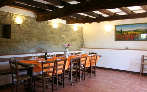 Borgo Antico: Costruzione, Proprietà, Ristorante, Camera, Tavolo, Interior Design, Pavimento, Mobilia, Immobiliare, Casa