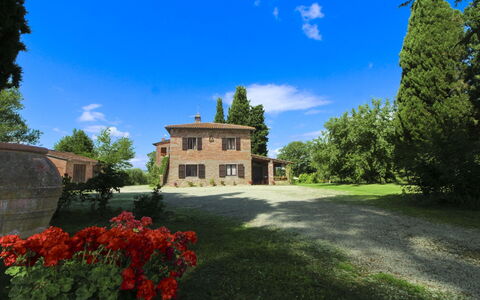 Villa Cecilia: Casa, Casa, Estate, Villetta, Prato, Giardino, Landscaping, Agriturismo, Hacienda, Cortile