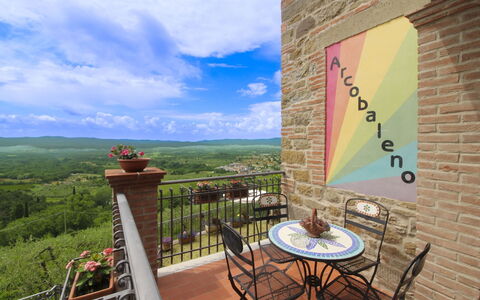Agriturismo Arcobaleno: Sedia, Balcone, Pianta Della Casa, Villa, Hacienda