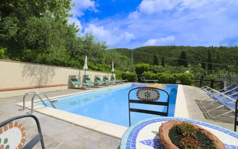 Agriturismo Arcobaleno: Piscina, Ricorrere, Eco Hotel, Vaso Di Fiori, Hotel, Mobili Da Esterno, Pianta Della Casa, Villa, Resort Citta '