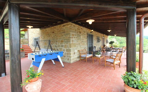 Agriturismo Ca di Vestro: Pianta, Mobilia, Fiore, Costruzione, Proprietà, Vaso Di Fiori, Tavolo, Pianta Della Casa, Sedia, Mobili Da Esterno