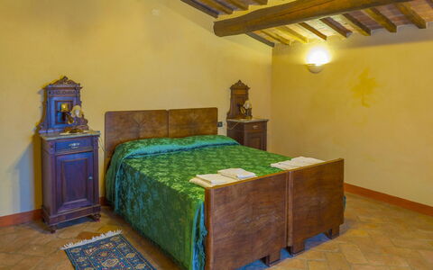 Casa la Primula: Mobilia, Parete, Interior Design, Camera Da Letto, Letto, Legna, Pavimentazione, Pavimento, Camera, Lenzuolo