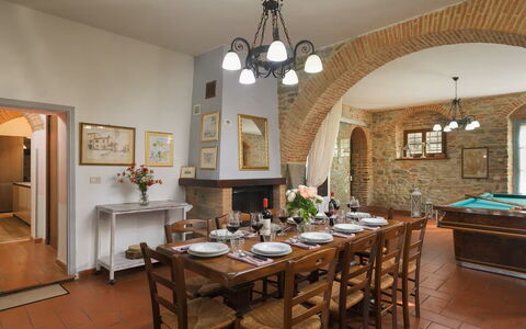 Villa Giare: Mobilia, Interior Design, Parete, Tavolo, Sedia, Soffitto, Sala Da Pranzo, Cucina & Sala Da Pranzo Tavolo, Legna, Pavimentazione