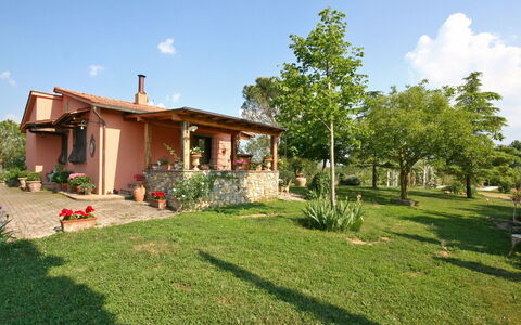 Casa Cipressi: Proprietà, Casa, Cortile, Casa, Costruzione, Immobiliare, Lotto, Villetta, Agriturismo, Estate