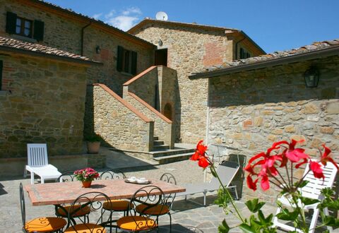 Casa Antica: Fiore, Pianta, Proprietà, Finestra, Costruzione, Mobilia, Cielo, Vaso Di Fiori, Illuminazione, Architettura