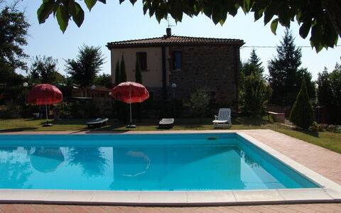 casolare e piscina