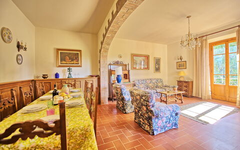 Casale Ambra: Proprietà, Camera, Costruzione, Interior Design, Mobilia, Casa, Immobiliare, Giallo, Soffitto, Pavimento