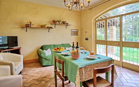 Vittoriana: Camera, Sala Da Pranzo, Mobilia, Proprietà, Interior Design, Costruzione, Soffitto, Tavolo, Parete, Casa