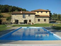 Swimming pool of Borgo La Casa