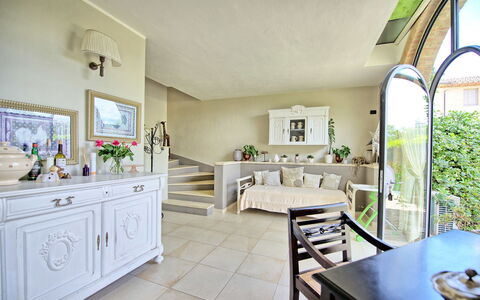 Villa Diletta: Proprietà, Camera, Costruzione, Verde, Mobilia, Interior Design, Casa, Immobiliare, Casa, Pavimento