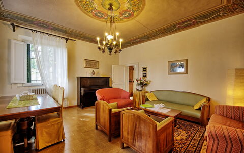 Villa Buonaparte: Camera, Mobilia, Proprietà, Interior Design, Costruzione, Soffitto, Suite, Casa, Immobiliare, Pavimento