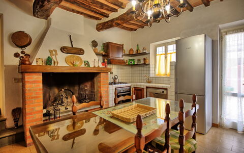 Villa Buonaparte: Camera, Soffitto, Proprietà, Interior Design, Costruzione, Mobilia, Casa, Soggiorno, Casa, Immobiliare