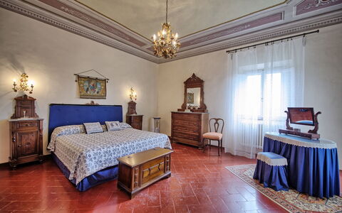 Villa Buonaparte: Camera Da Letto, Camera, Mobilia, Proprietà, Letto, Lenzuolo, Costruzione, Interior Design, Telaio Del Letto, Pavimento