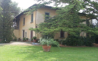 Vista della Villa dal giardino