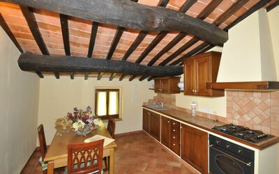 Marradi 2: Proprietà, Camera, Fascio, Costruzione, Mobilia, Controsoffitto, Soffitto, Cucina, Casa, Attico