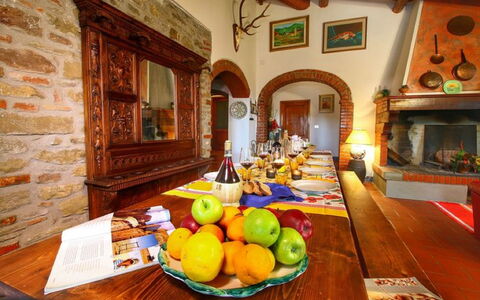 Civitella: Proprietà, Camera, Casa, Costruzione, Casa, Interior Design, Tavolo, Sala Da Pranzo, Natura Morta, Immobiliare
