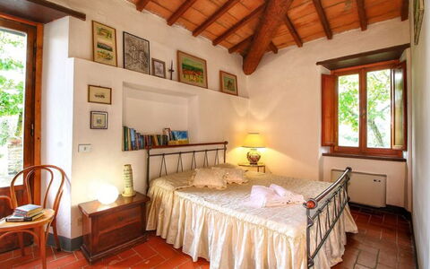 Civitella: Proprietà, Camera, Mobilia, Costruzione, Camera Da Letto, Letto, Soffitto, Casa, Interior Design, Immobiliare