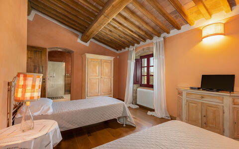 Villa Ferdinando: Mobilia, Parete, Legna, Interior Design, Camera Da Letto, Letto, Pavimentazione, Pavimento, Soffitto, Casa