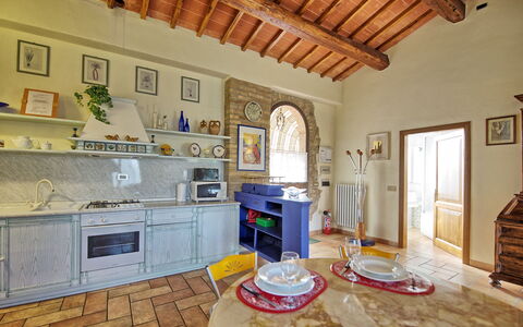 Poggiluglio: Proprietà, Camera, Costruzione, Mobilia, Casa, Interior Design, Cucina, Casa, Immobiliare, Soffitto