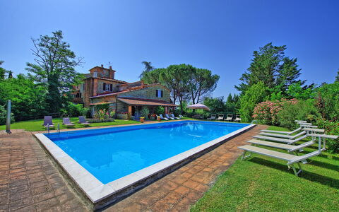 Villa Campogialli: Piscina, Proprietà, Estate, Immobiliare, Casa, Casa, Costruzione, Erba, Villa, Zona Residenziale