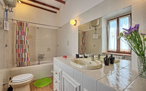 Villa Campogialli: Bagno, Camera, Proprietà, Interior Design, Costruzione, Casa, Immobiliare, Casa, Mobilia, Architettura