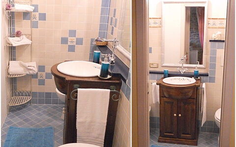 Casa Stefy: Bagno, Camera, Proprietà, Mobiletto Del Bagno, Gabinetto, Idraulico Fixture, Bagno Accessorio, Interior Design, Mobilia, Toilet Seat