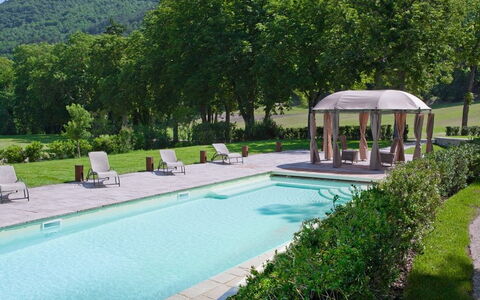 Villa Gubbio: Piscina, Proprietà, Costruzione, Immobiliare, Estate, Casa, Tempo Libero, Villa, Erba, Ricorrere