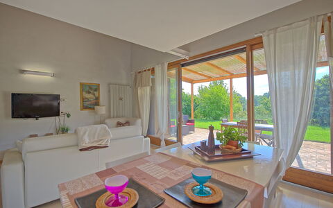 Capannino: Camera, Proprietà, Mobilia, Interior Design, Soggiorno, Casa, Costruzione, Tavolo, Immobiliare, Tavolino Da Caffè