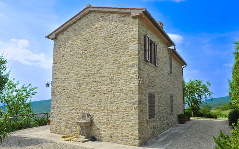 Casetta i Ciliegi: Giardino, Villetta, Agriturismo, Shade, Landscaping, Estate, Cortile, Backyard, Muro ​​Di Pietra, Hacienda