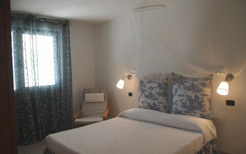 Villa Dei Cipressi: Letto, Camera Da Letto, Camera, Mobilia, Proprietà, Telaio Del Letto, Lenzuolo, Materasso, Interior Design, Bedding