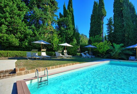 Villa Camaiore: Piscina, Proprietà, Tempo Libero, Ricorrere, Immobiliare, Vacanza, Estate, Casa, Resort Citta ', Costruzione