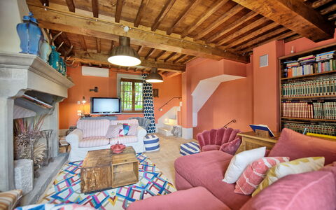 Villa Nova: Proprietà, Cornice, Costruzione, Legna, Soggiorno, Finestra, Immobiliare, Lampada, Tempo Libero, Fascio